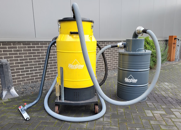 De set bestaat uit een 200 liter oliezuiger en een standaard 200 liter oliedrum met cycloondeksel