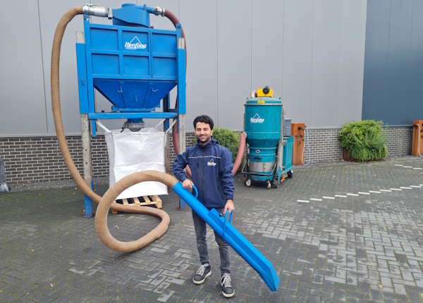 Deze industriële stofzuiger werkt op 380 Volt, 32 ampère en levert een vermogen van 13 kW