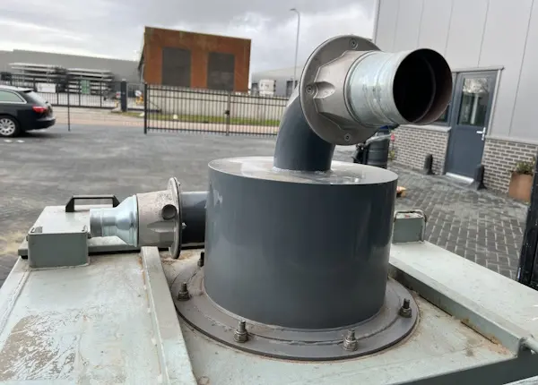 Kantelcontainer cycloon voorafscheider rentimo huren machine close up