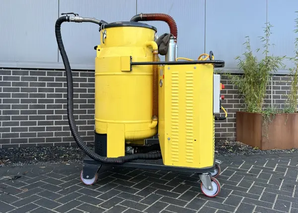 Oliezuiger 200 Liter 4 kW huren Rentimo zijkant