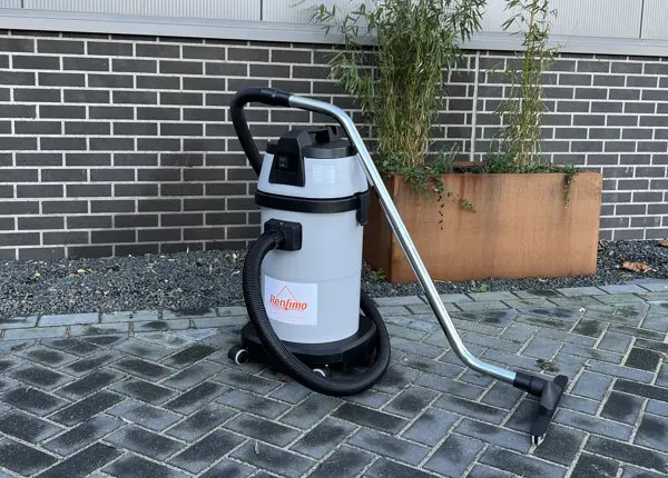 Vloeistofzuiger_huren_Industrielestofzuiger_27Liter_rentimo_close-up