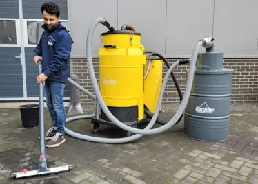 Industriële vloeistofzuiger 4 kW met voorafscheider oliedrum 