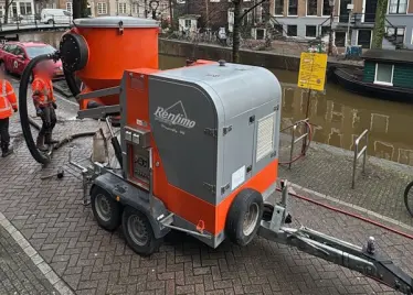 Vacuümunit op wagen 900 liter 55,4 kW Diesel