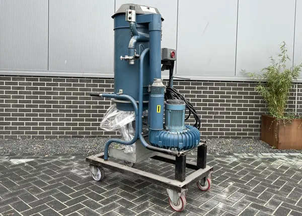 industriële stofzuiger 5,5 kW Rentimo huren achterkant